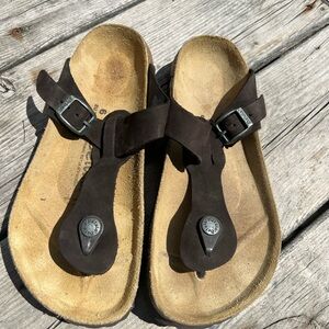 BIRKENSTOCK GIZEH SANDALS
Betula collection 

Size 6